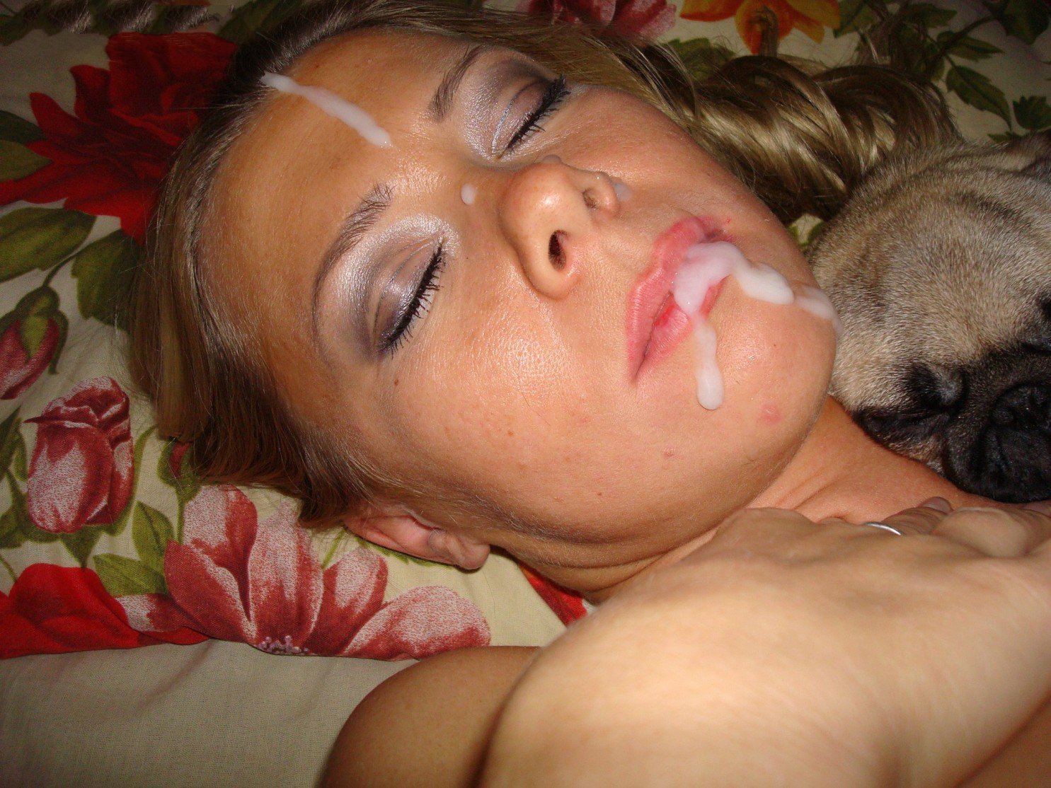 накончал в рот спящей маме порно фото 102