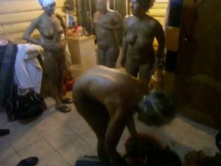 Русские бабы парятся голые в бане